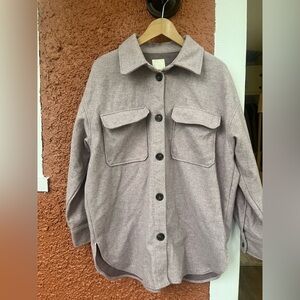 Women’s H&M Shirt Jacket in Jersey. Light Purple/ Lavender. Size Medium